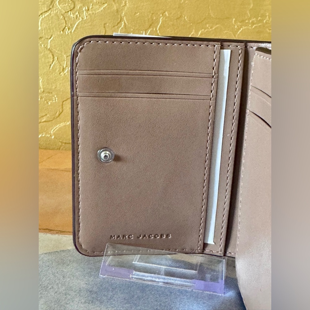 Marc Jacobs Leather Burnt Orange Bifold Wallet NWT - Picture 6 of 8